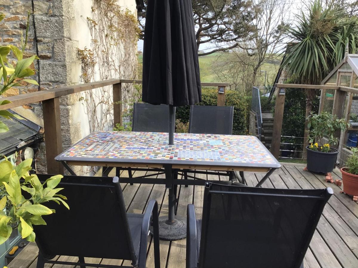 Cozy Camborne Studio Retreat With Two Single Beds Exteriör bild