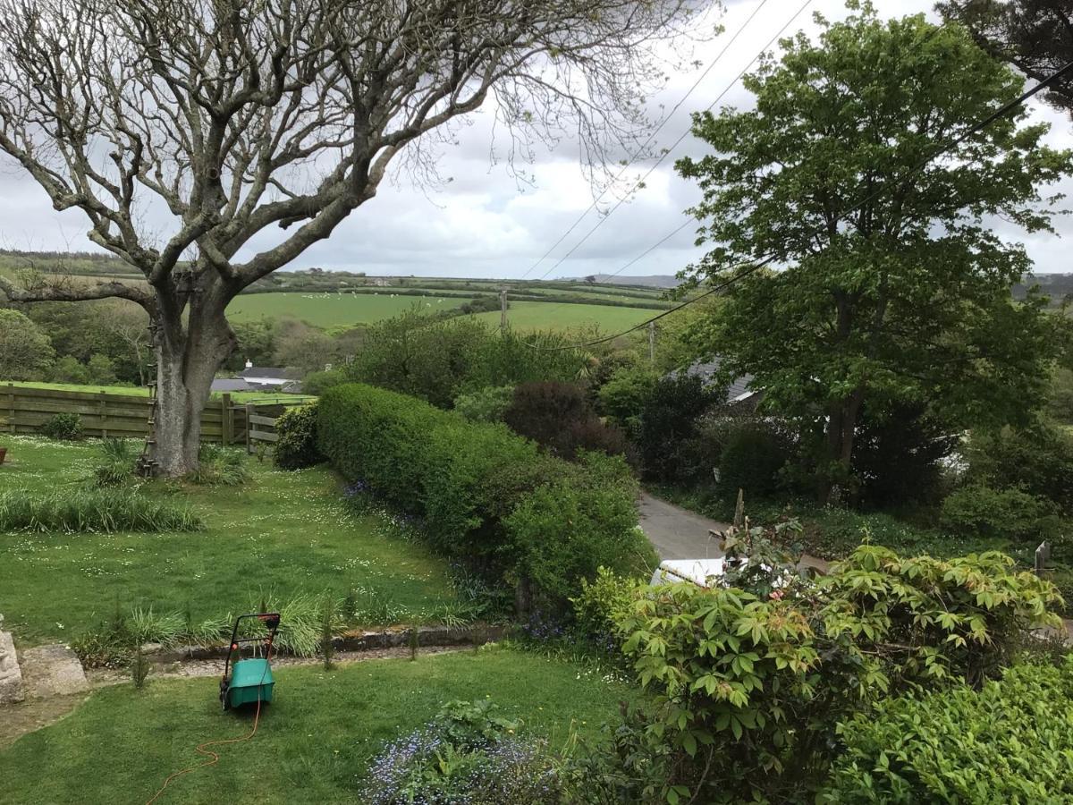 Cozy Camborne Studio Retreat With Two Single Beds Exteriör bild