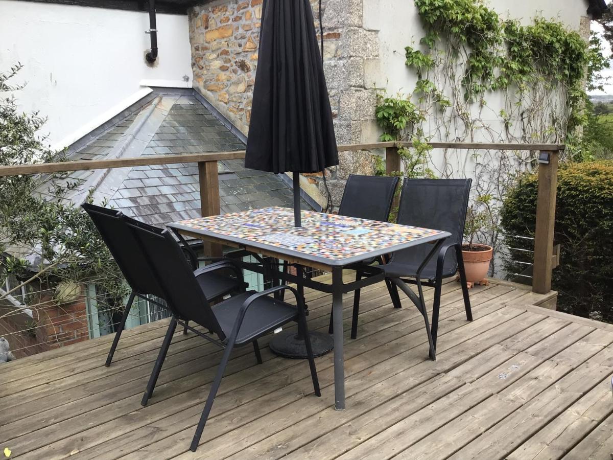 Cozy Camborne Studio Retreat With Two Single Beds Exteriör bild