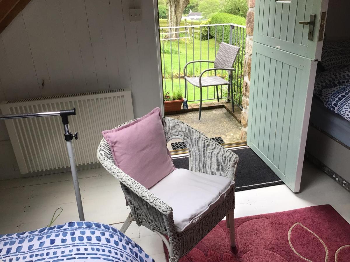 Cozy Camborne Studio Retreat With Two Single Beds Exteriör bild